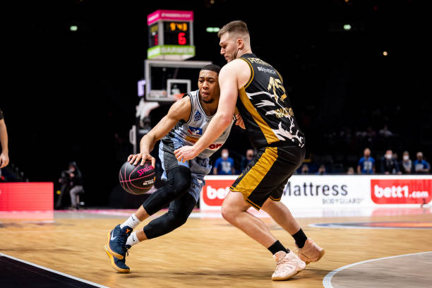 与席菲诺的 与席菲诺的